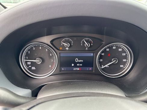Used 2024 Buick Enclave Essence AWD/4WD image 13