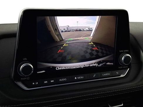 Used 2023 Nissan Rogue SV AWD/4WD image 16