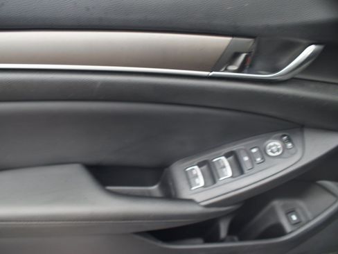 Used 2021 Honda Accord LX image 24