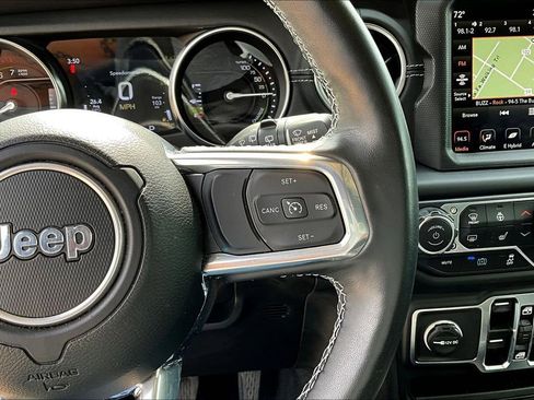 Used 2023 Jeep Wrangler Unlimited Sahara w/ Cold Weather Group AWD/4WD image 13