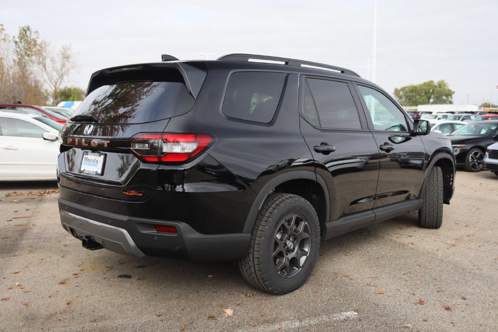 New 2026 Honda Pilot TrailSport image 6