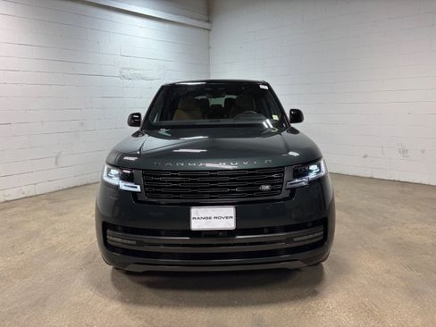 Used 2025 Land Rover Range Rover Long Wheelbase SE AWD/4WD image 3