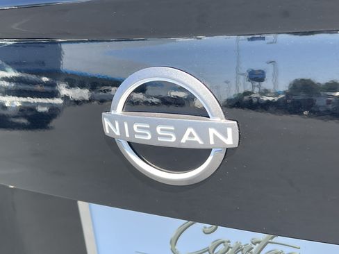 Used 2024 Nissan Versa SV FWD image 8