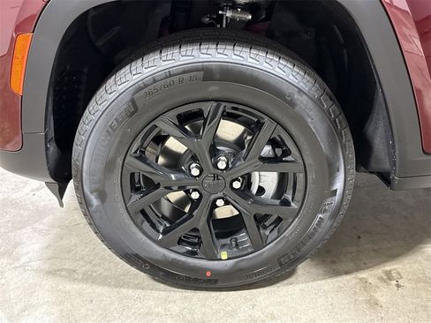 New 2025 Jeep Grand Cherokee Altitude w/ Trailer Tow Package image 25