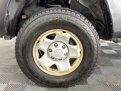 Used 2020 Toyota Tacoma SR image 34