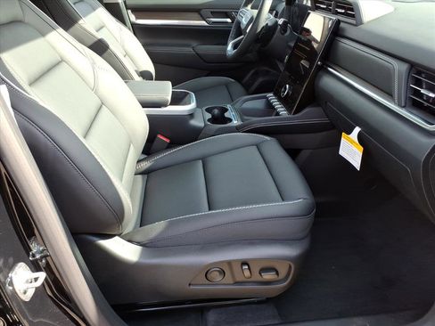 New 2026 GMC Terrain Denali w/ LPO, Floor Liner Package image 9