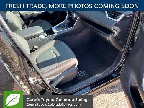 Used 2025 Toyota RAV4 XLE AWD/4WD image 10