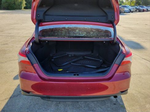 Used 2020 Toyota Camry LE image 7