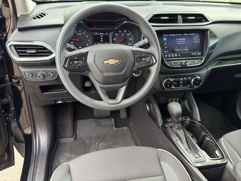 Used 2022 Chevrolet TrailBlazer LT w/ Convenience Package AWD/4WD image 13