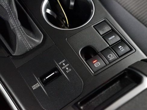 Certified 2024 Toyota Highlander LE FWD image 22
