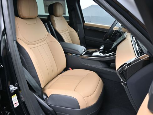 Used 2025 Land Rover Range Rover Sport Dynamic SE image 10
