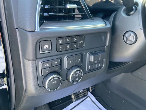 New 2025 Chevrolet Suburban Premier image 19