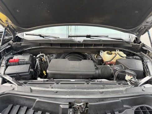 Used 2022 Chevrolet Suburban RST w/ Luxury Package image 36