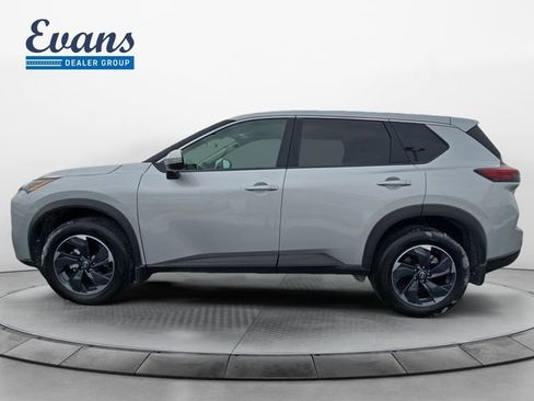 Used 2025 Nissan Rogue SV image 3