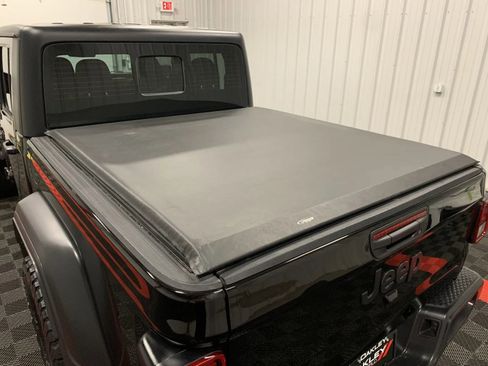 Used 2023 Jeep Gladiator Sport image 20