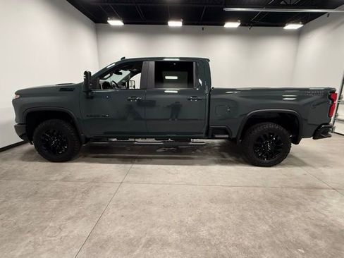 Used 2025 Chevrolet Silverado 2500 LT w/ Trail Boss Package AWD/4WD image 8