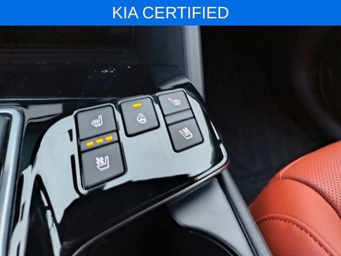 Used 2025 Kia Sportage SX image 8