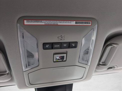 Used 2021 Toyota RAV4 XLE AWD/4WD image 18