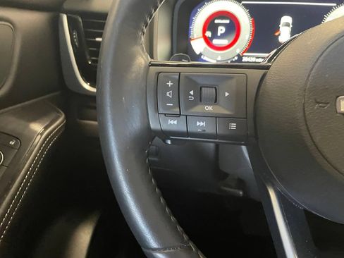 Certified 2024 Nissan Rogue SL FWD image 12