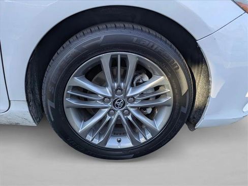 Used 2015 Toyota Camry SE image 22
