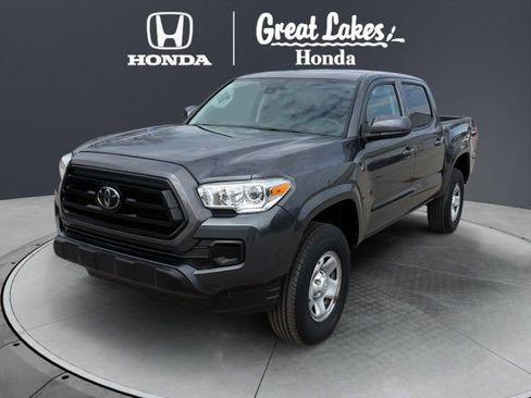 Used 2022 Toyota Tacoma SR image 2