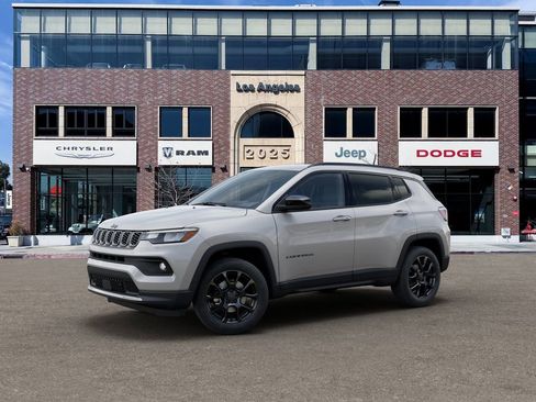 New 2026 Jeep Compass Latitude image 2