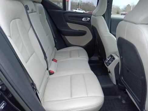 Used 2023 Volvo XC40 B5 Plus w/ Driver Assist Package image 34