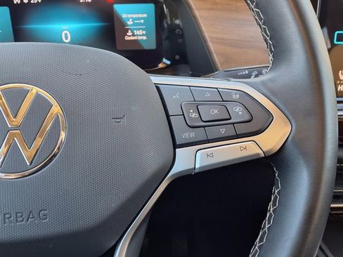 Used 2024 Volkswagen Atlas SE image 16