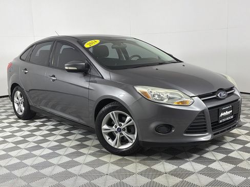 Used 2014 Ford Focus SE image 2