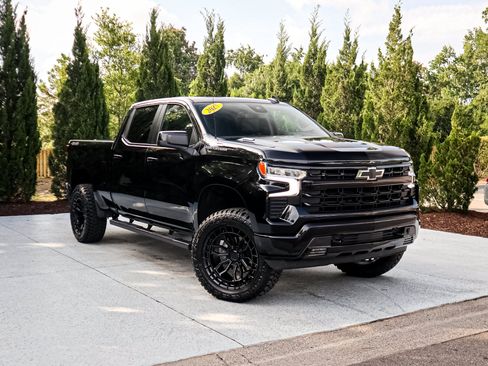Used 2025 Chevrolet Silverado 1500 RST w/ Convenience Package II AWD/4WD image 2