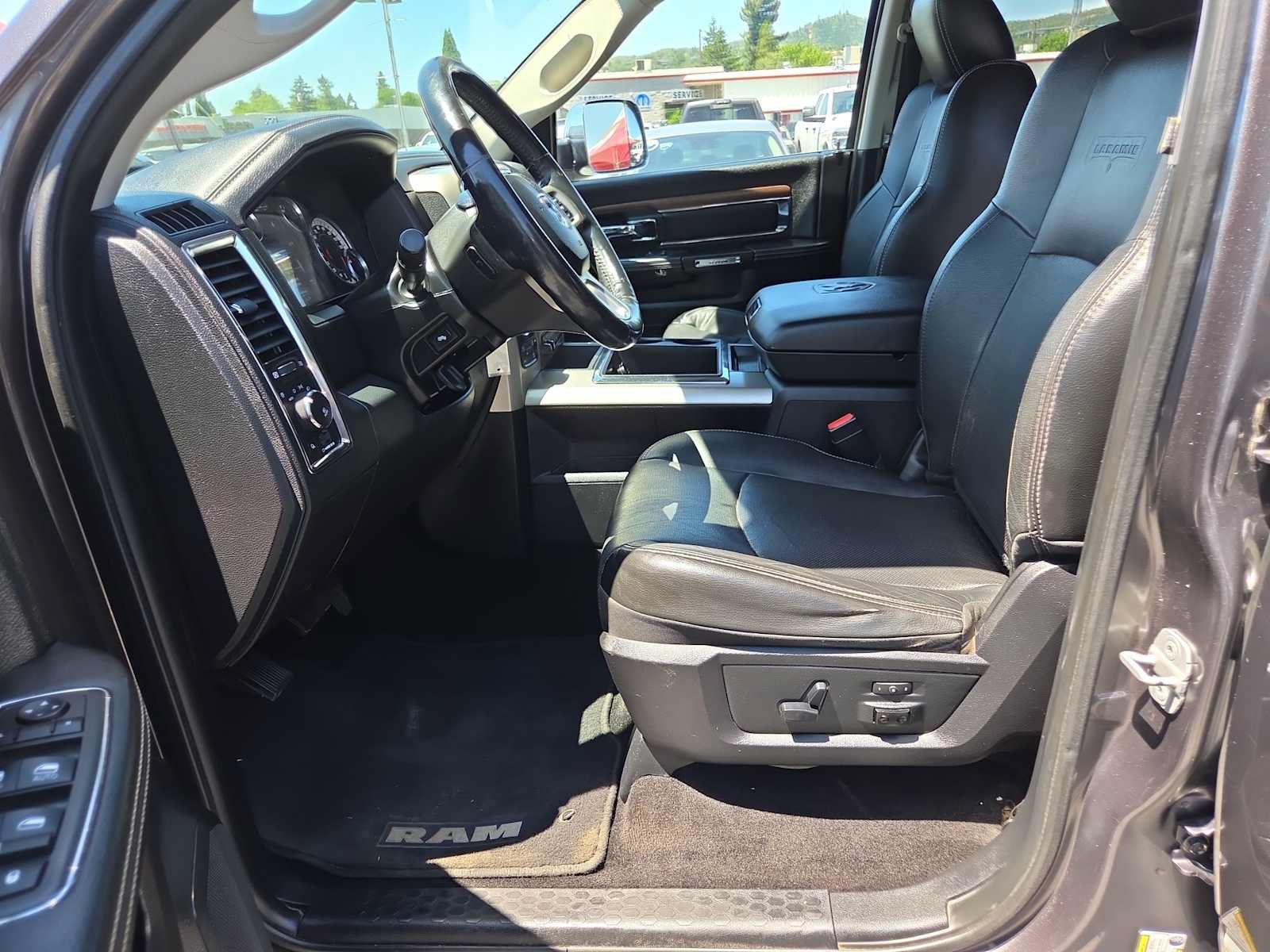 Used 2014 RAM 1500 Laramie AWD/4WD image 19