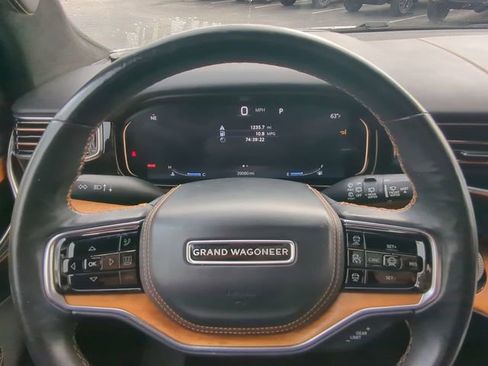 Certified 2022 Jeep Grand Wagoneer Series III w/ Rear Seat Video Group 1 image 35