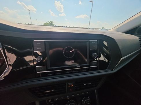 Used 2019 Volkswagen Jetta SE FWD image 18