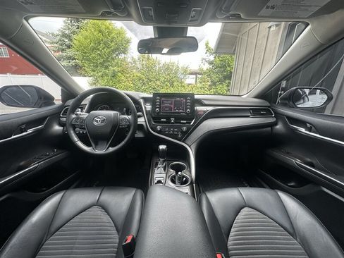 Used 2021 Toyota Camry SE w/ Cold Weather Package AWD/4WD image 4