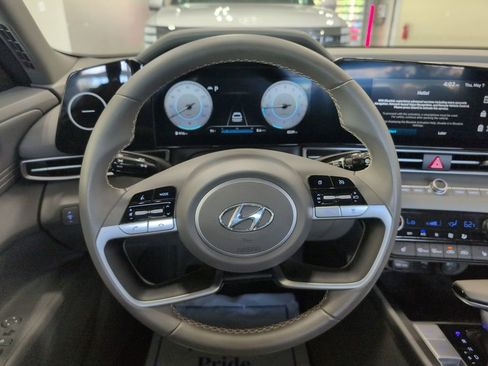 Certified 2023 Hyundai Elantra SEL w/ Convenience Package FWD image 15