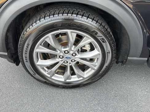 Used 2022 Ford Explorer XLT w/ Equipment Group 202A image 32