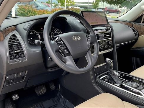 Certified 2023 INFINITI QX80 Premium Select w/ Cargo Package AWD/4WD image 18