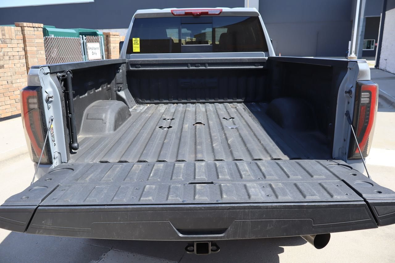 Used 2025 GMC Sierra 2500 AT4X AWD/4WD image 30