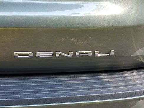 Used 2023 GMC Yukon XL Denali Ultimate AWD/4WD image 7