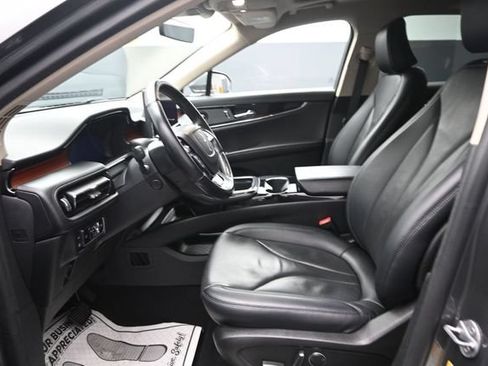 Certified 2023 Lincoln Nautilus Reserve w/ Equipment Group 201A AWD/4WD image 9