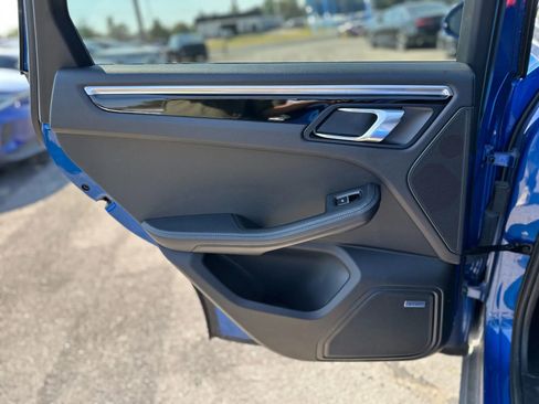 Used 2017 Porsche Macan image 20