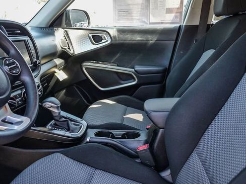 Certified 2023 Kia Soul LX w/ LX Technology Package FWD image 18
