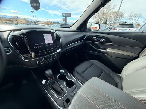 Used 2023 Chevrolet Traverse RS AWD/4WD image 18
