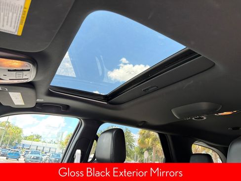 Used 2024 Dodge Durango GT RWD image 32