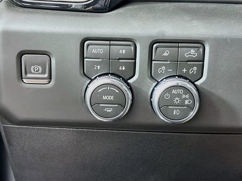 New 2026 GMC Sierra 3500 AT4 w/ AT4 Premium Plus Package AWD/4WD image 10