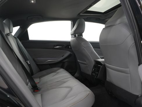 Used 2021 Toyota Avalon Limited w/ Advanced Safety Package FWD image 14
