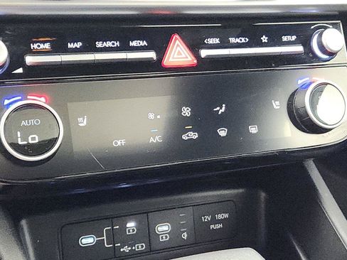 Used 2025 Hyundai Santa Cruz SEL AWD/4WD image 38