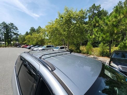 Used 2020 Chrysler Pacifica Touring-L w/ S Appearance Package FWD image 18