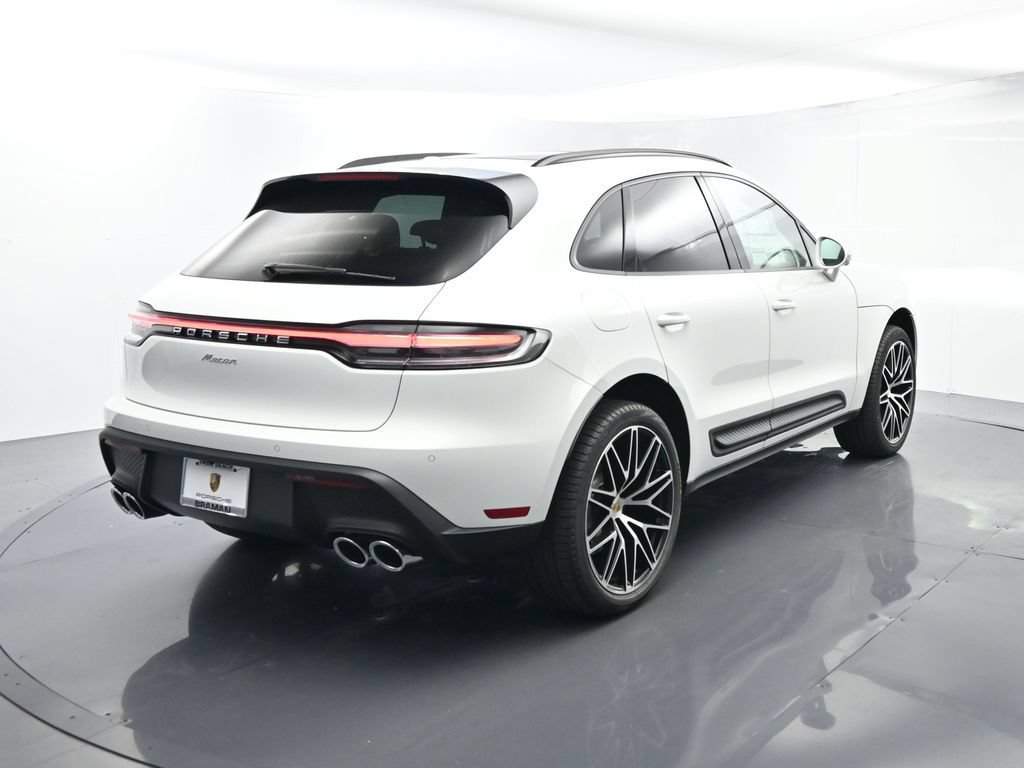 Certified 2026 Porsche Macan AWD/4WD image 5