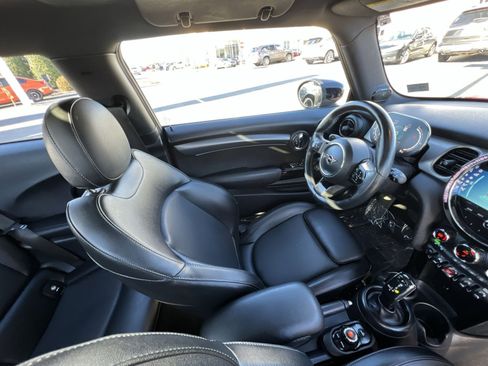 Used 2022 MINI Cooper S w/ Premium Package image 5